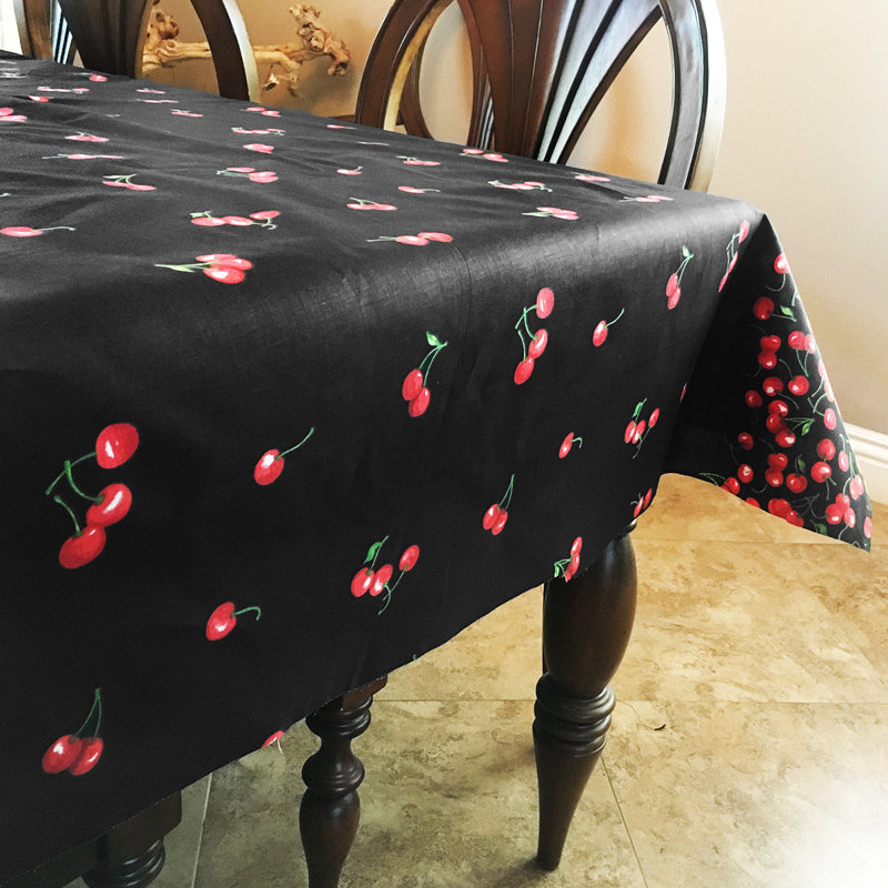 Nappes cerises, 96 po x 58 po