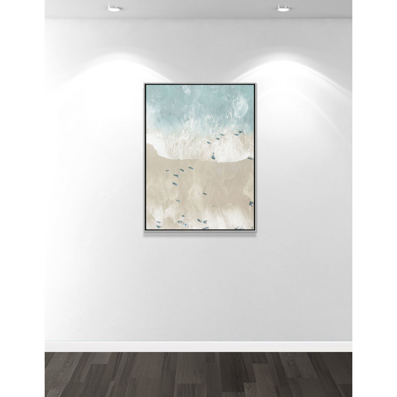«Lay Out On The Beach I Print» par Milli Villa, L 31,5 po x H 41,5 po, Flottant argenté