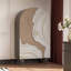 Armoire moderne arquée avec tablettes et portes d'art