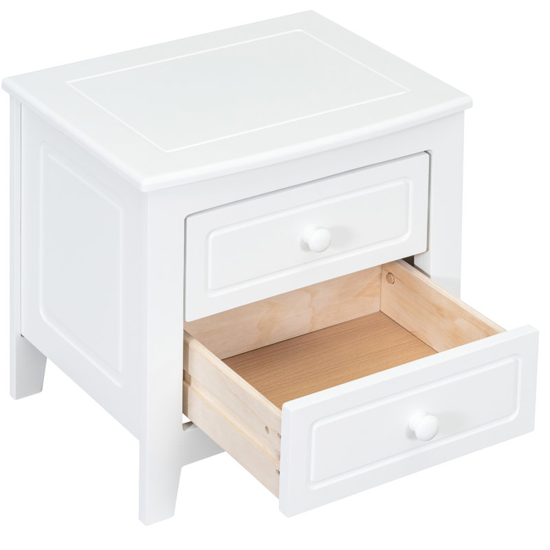 Chambre blanche avec lit plateforme en bois et deux tables de chevet 3 charmantes -