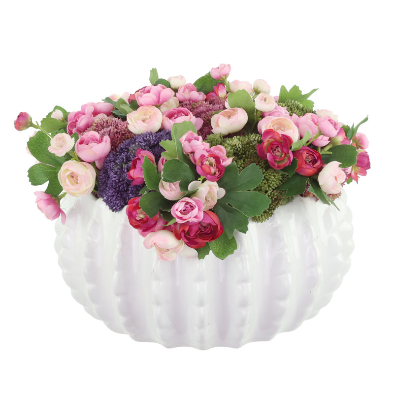 Sedum et renoncule disposés dans un vase en céramique, H 9 po x l 15 po x P 15 po