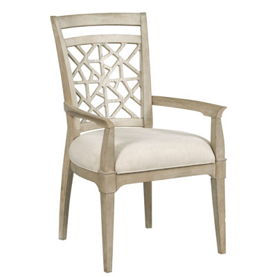 Chaise avec accoudoirs rembourrée de couleur huître Dealmeida