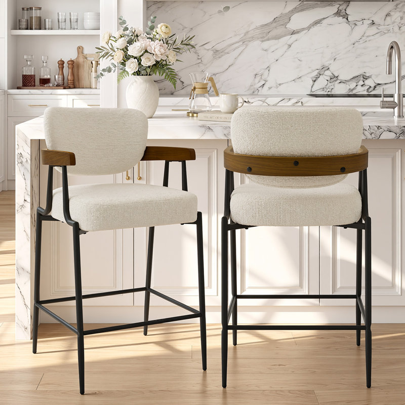Tabouret de bar enveloppant en noyer avec siège rembourré, Crème