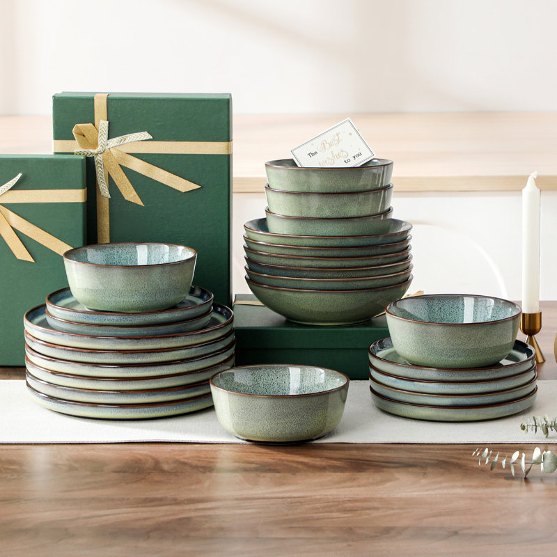 Dinnerware - Service for 6, Green
