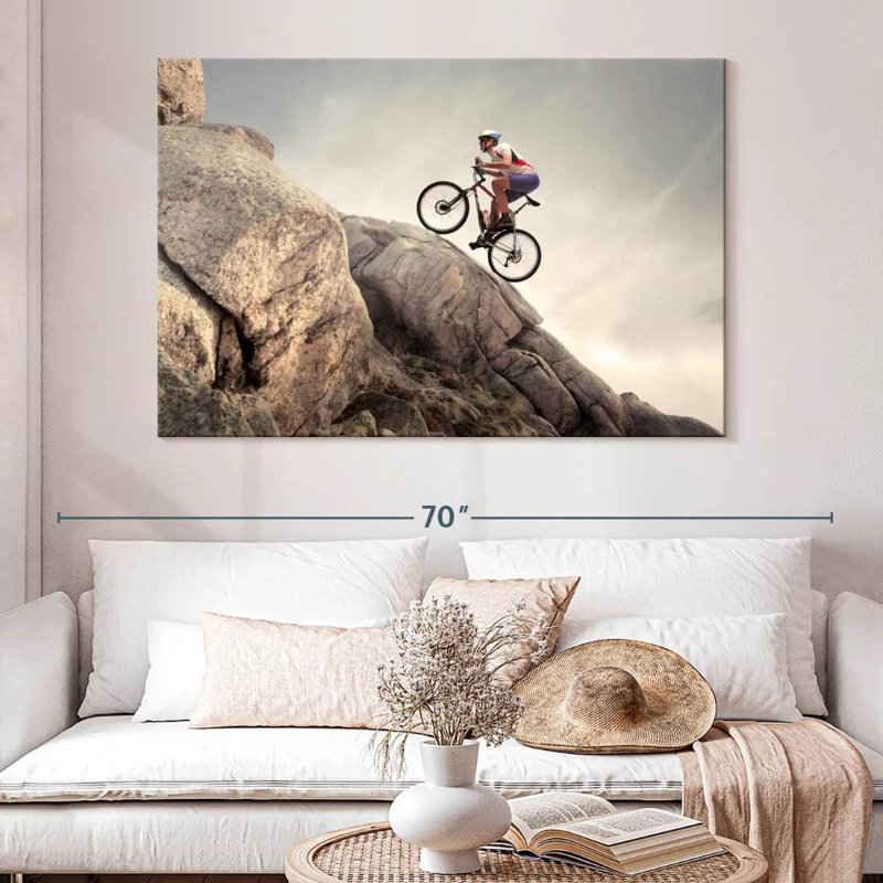 Rocky uphill cycling Sireci, H 34 po x l 51 po