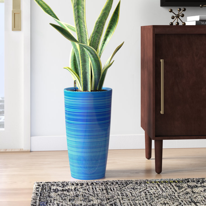 Pot à fleur en plastique à arrosage intérieur / extérieur Byrum, Bleu / blanc, H 21,7 po x l 14 po x P 14 po