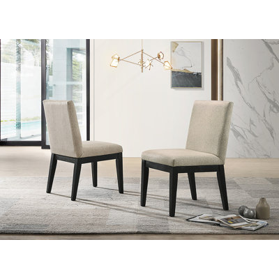 Ensemble de 2 chaises de salle à manger contemporaines en tissu au confort ergonomique et au design moderne pour un usage quotidien.