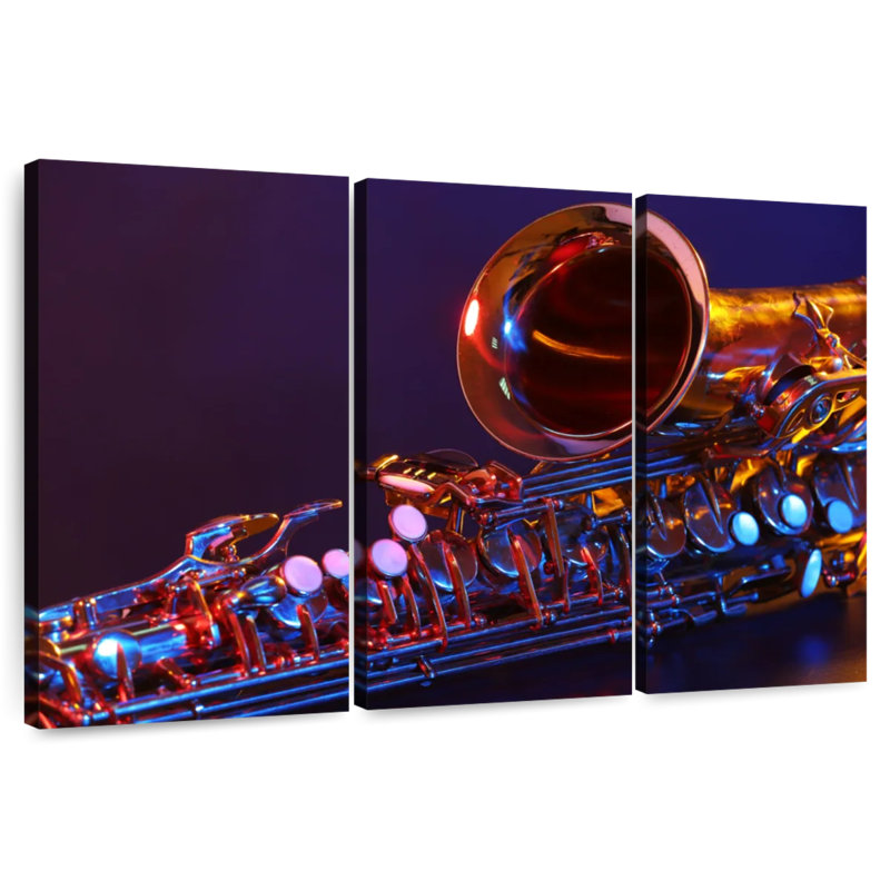 Saxophone doré Abarca, H 48 po x l 74 po