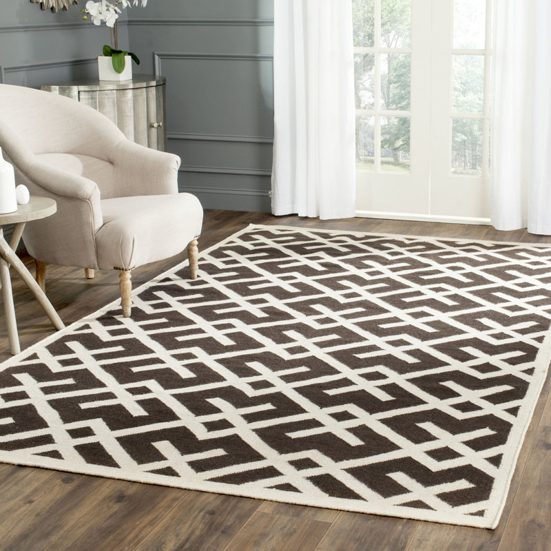 Nilufer Geometric Wool Hand Woven Area Rug, Rectangle 183 x 274 cm