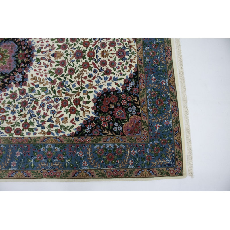 Tapis oriental crème crème à motif floral classique Kirman, Rectangle 5 pi 11 po x 8 pi 9 po