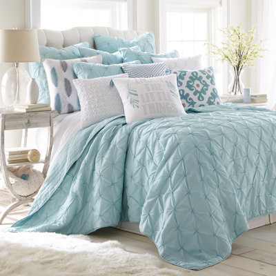 Spa Pintuck Twin Quilt Set