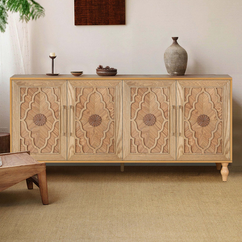 Grande armoire de rangement sculptée à porte fleurie avec poignée en métal, Bois naturel
