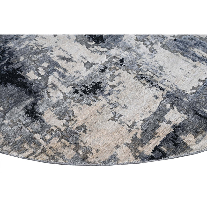 Abstract Area Rug in Silver/Charcoal/Gray