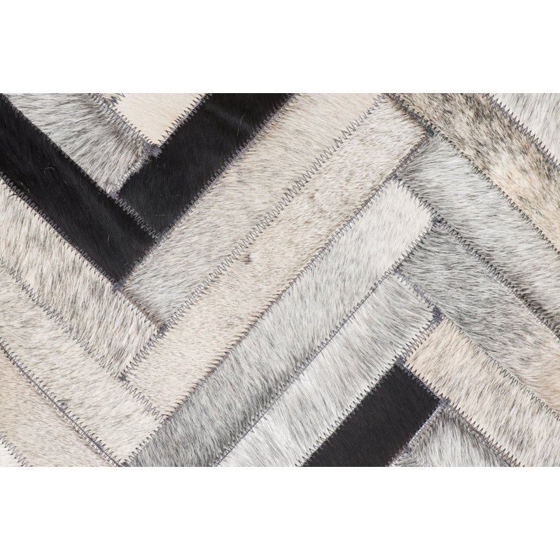 El Cielo Cowhide Chevron Area Rug, Rectangle 2' x 3'
