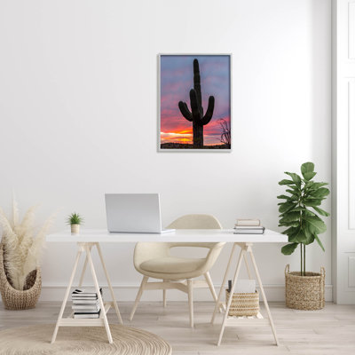 Silhouette de cactus du désert imitant l'art de la giclée par Jeff Poe, photographie