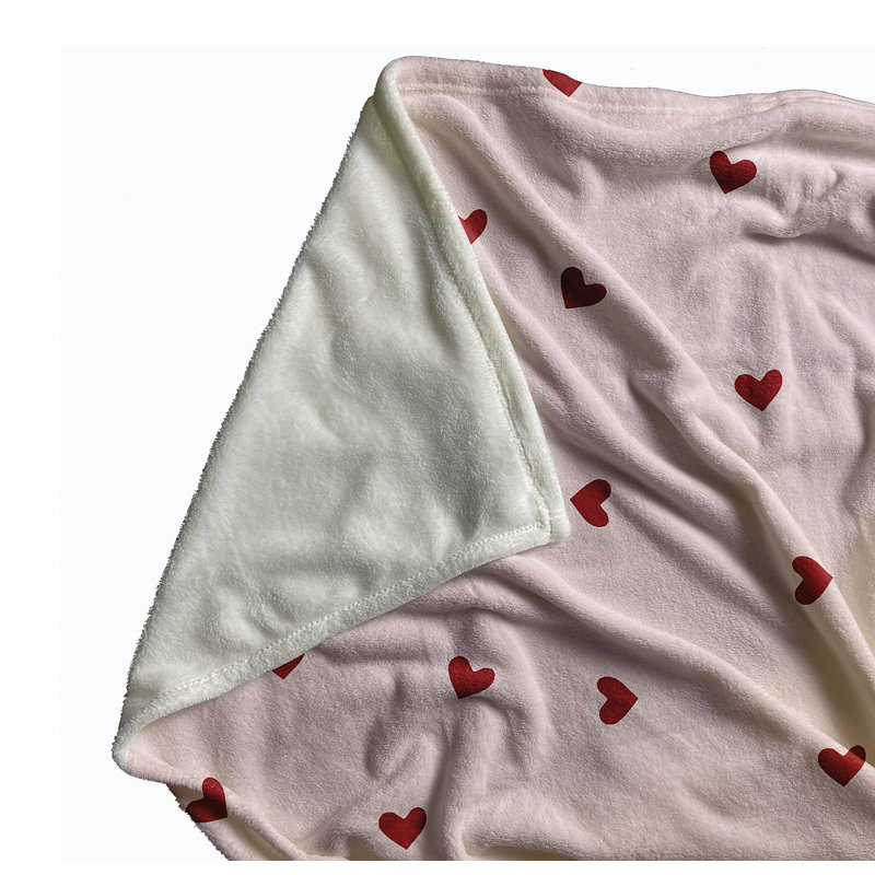 Jeté Little Hearts, L 60 po x L 80 po, Rouge pétard