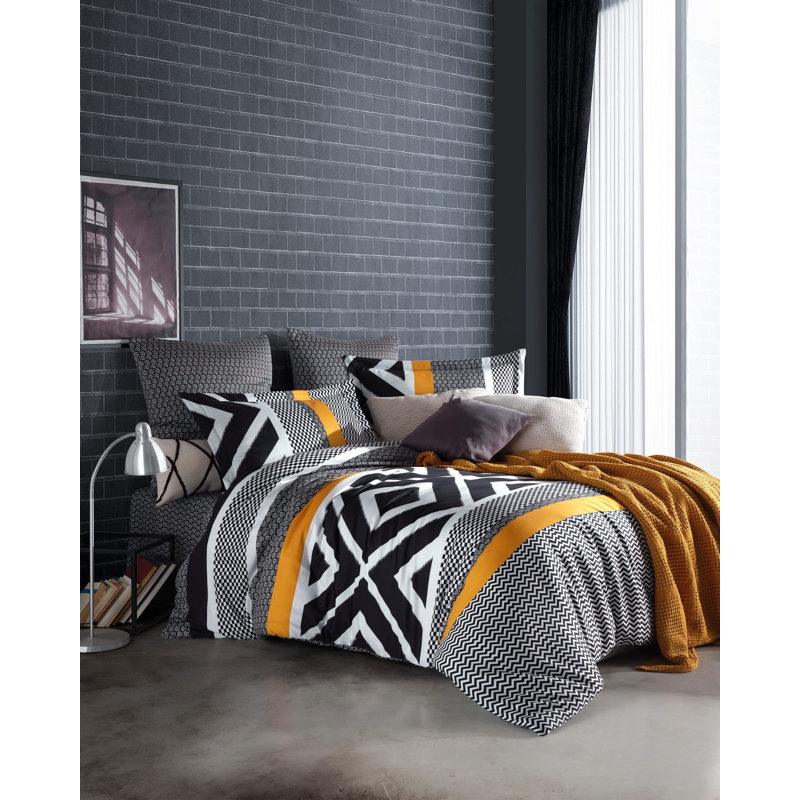Luxury Satin Super King Quilt Cover Set, 100% Cotton, 102.4 x 86.6 | Includes 2 Pillowcases 19.7 x 31.5 | Brown & White Color | Machine Washable at 104°F, Soft & Elegant Bedding for a Cozy Bedroom Retreat