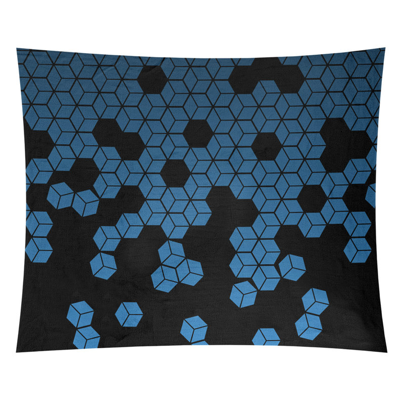 Tapisserie Avicia Ombre Cube par Katelyn Elizabeth Tapisserie, H 54 po x l 63,5 po, Noir / Bleu, Intérieur