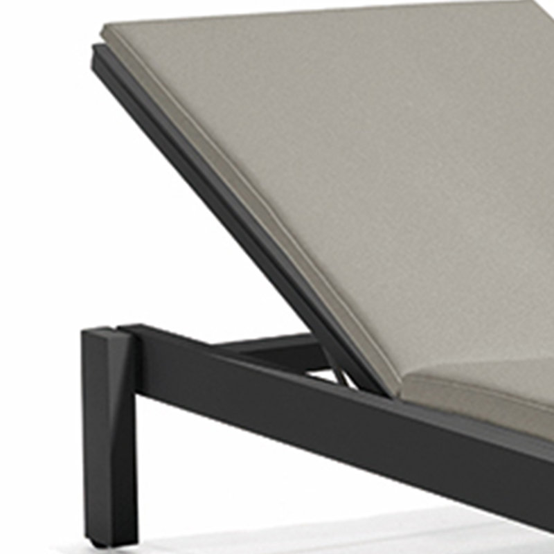 Chaise longue d'extérieur réglable en aluminium