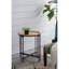 Table d'appoint avec plateau en bois exceptionnel, 21,5 po x 24 po, pour le salon et la chambre à coucher, conception moderne, fabrication en sapin et fer de qualité,