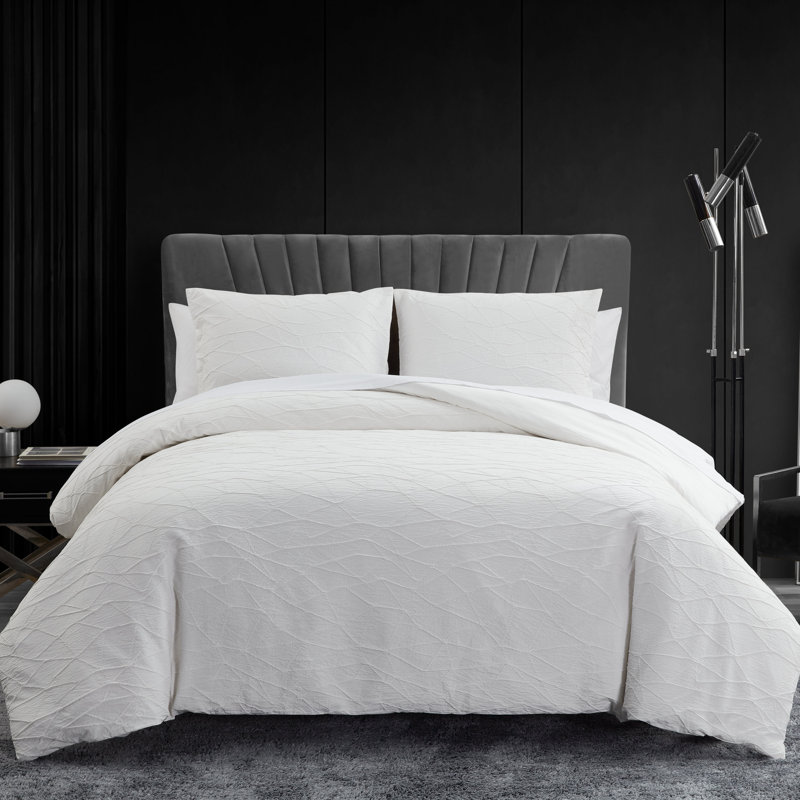 Vera Wang Abstract Crinkle White Duvet Cover Set, Queen, Queen Duvet Cover + 2 Standard Shams