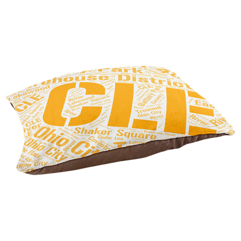 Coussin de chien « districts », Très grand (H 17 po x l 50 po x P 40 po), Cleveland, Orange