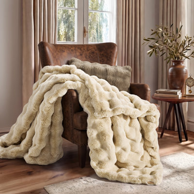 Double-Sided Bubble Faux Fur Throw Blanket
