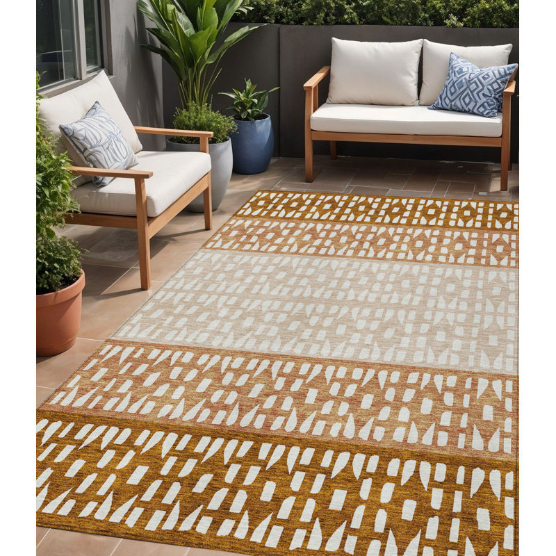 Tapis intérieur / extérieur géométrique lavable beige et ivoire Everette 5 pi x 8 pi Everette