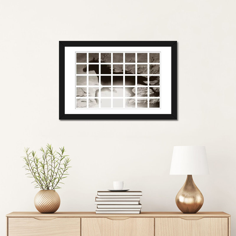 Albree Modern, cheval de natation moderne, impression sur toile, H 24 po x l 32 po x P 1 po, Papier avec cadre noir, Blanc
