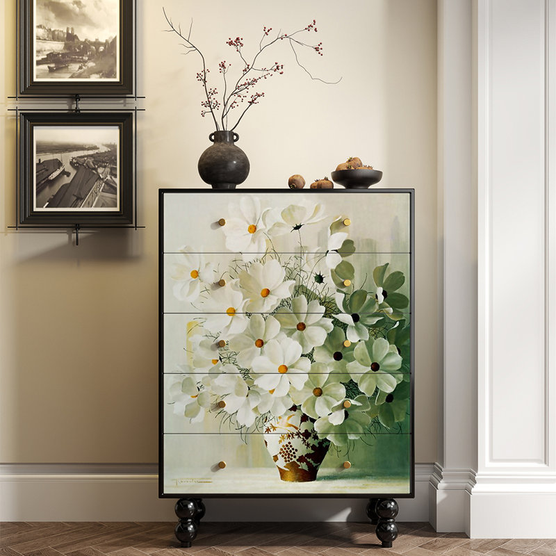 Une commode rétro de style français