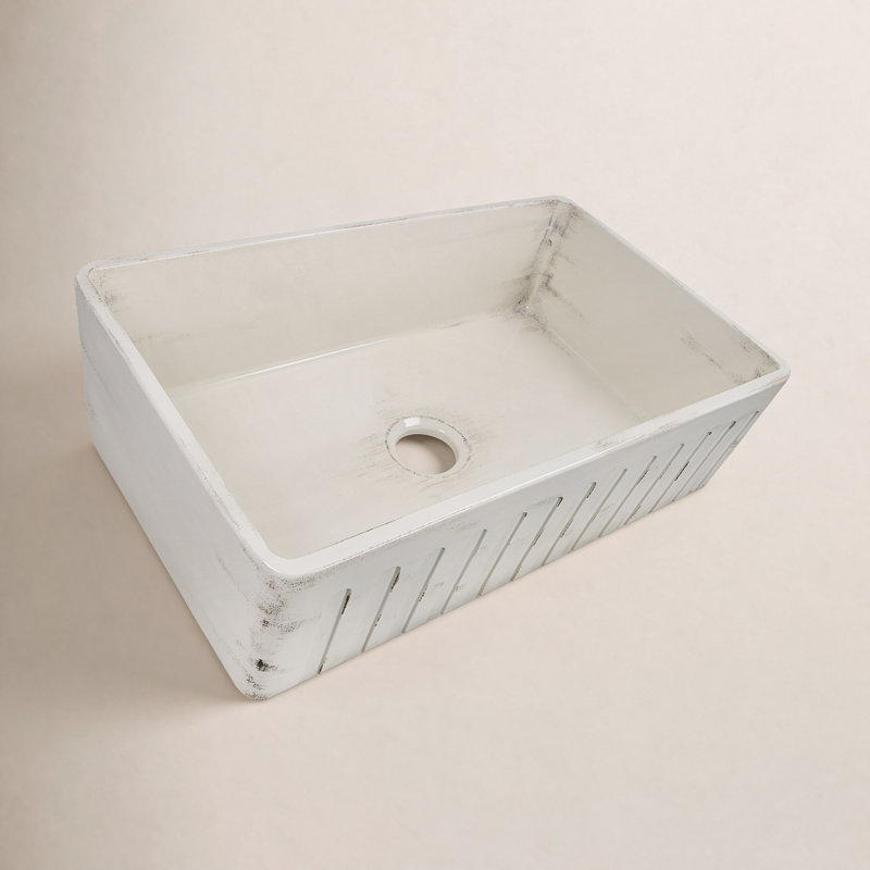Vineyard 33'' L Single Basin Kitchen Sink, Shabby Straw