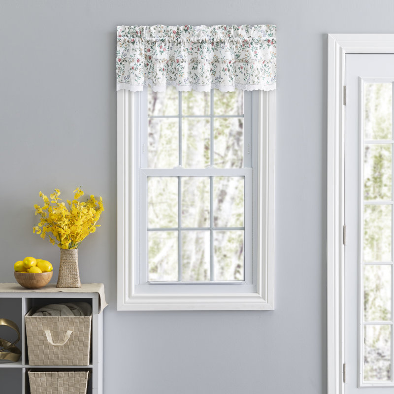 Country Floral Floral Ruffled 52'' W Window Valance in