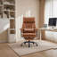Grande et grande chaise de bureau-123864350