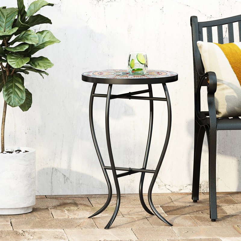 Table d'appoint captivante avec ornement en mosaïque de carreaux et fabrication en fer, largeur 14 po x profondeur 21,25 po, carreau de céramique rouge-jaune, assemblage requis en métal magnifique l 14 po x P 14,25 po, + céramique