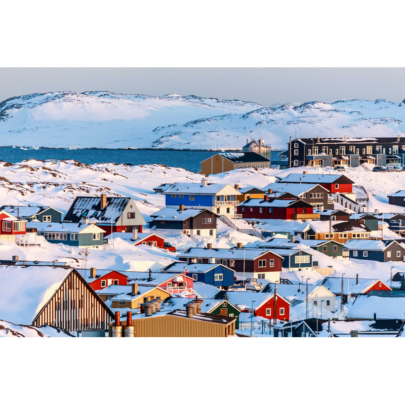 Nuuk Landscape - Photographie sur toile tendue, H 8 po x l 12 po