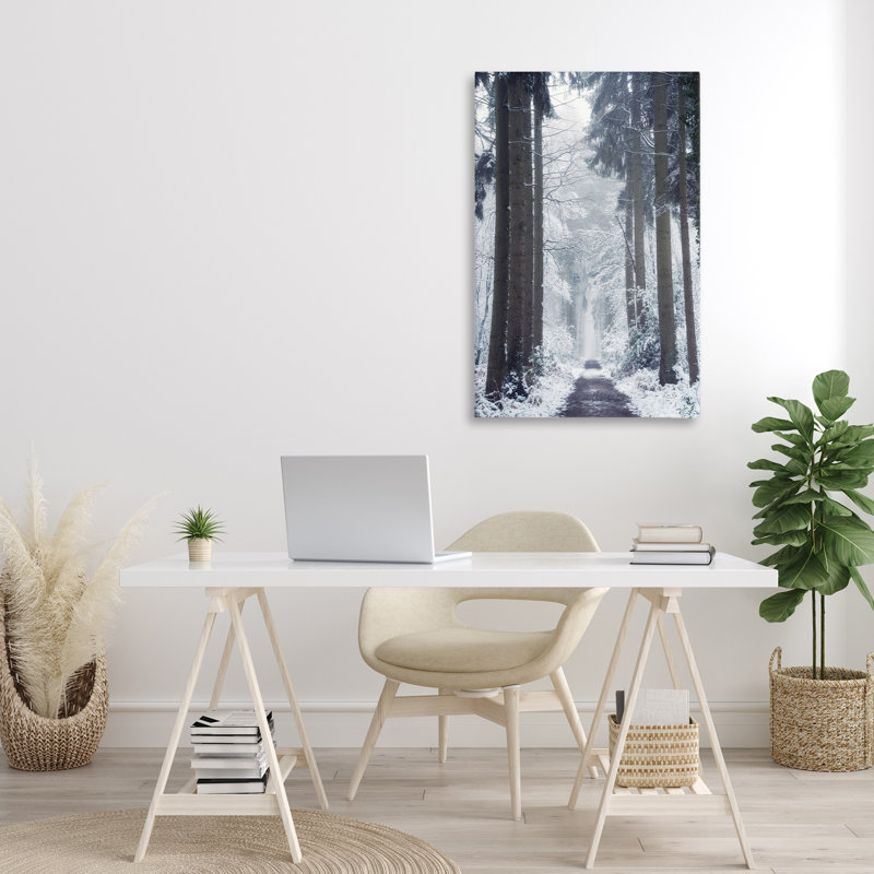 «Winter Fir Path», art mural sur toile par Martin Podt, H 36 po x l 24 po