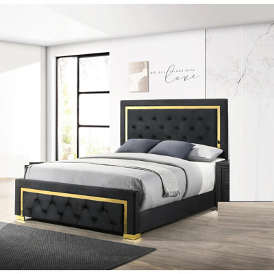 Grand lit moderne Glamour avec tissu noir et rails dorés Revêtement contemporain aux accents dorés pour l'attrait fonctionnel de la chambre à coucher