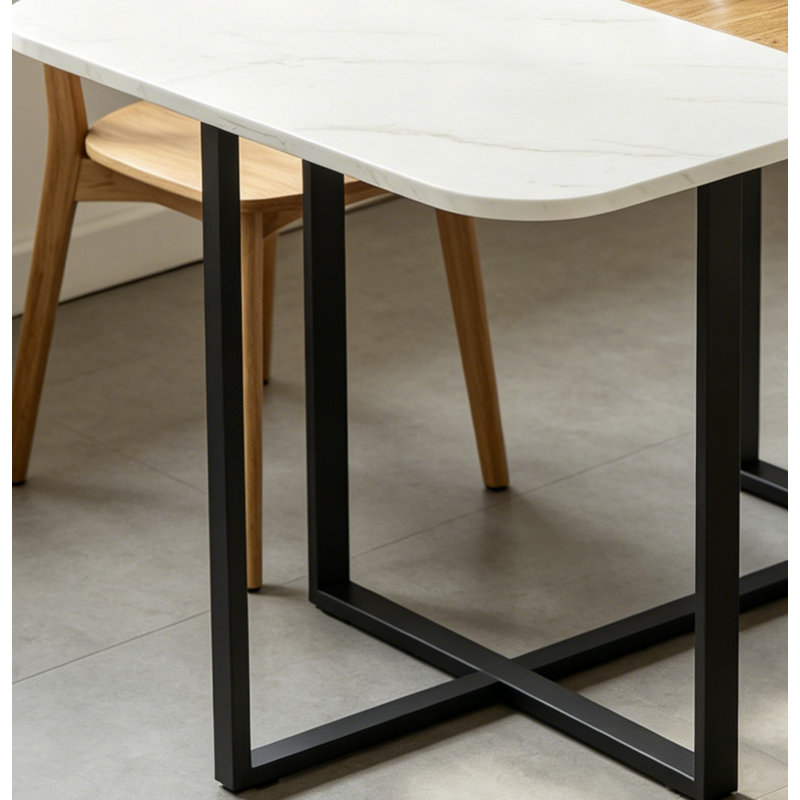 Table de salle à manger moderne 4-6 places, plateau en faux marbre et grain de bois avec structure en métal noir, convient à la cuisine et à la salle à manger