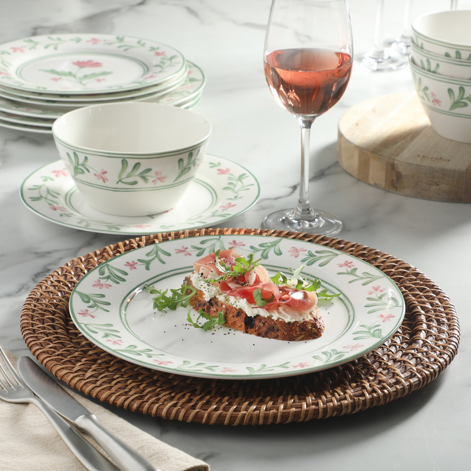Martha Stewart Maiden Crown 12-Piece Dinnerware Set – Vegan Bone China Ceramic Plates & Bowls – Floral Design – Service for 4 – Dishwasher & Microwave Safe
