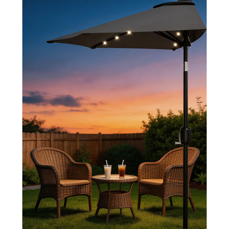 Demi-parasol de patio extérieur de 9 pi avec lumières à DEL et manivelle lisse, Gris