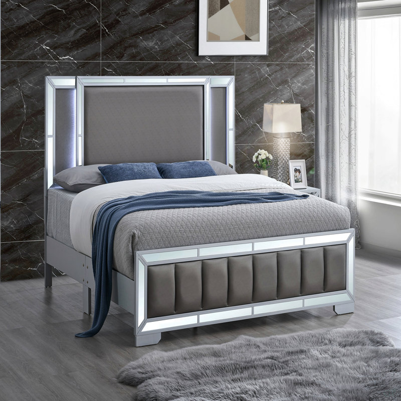Lit plateforme tapissier gris moderne avec tête de lit à miroir DEL (matelas non inclus), Très grand lit