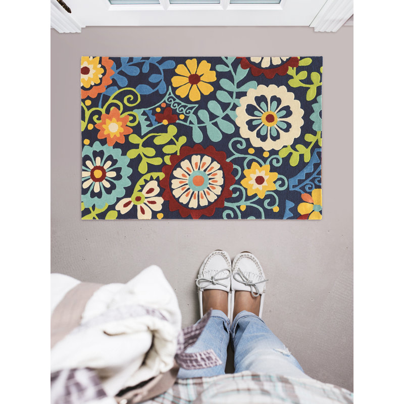 Equelle Hand Tufted Floral Indoor Rug, Rectangle 1'10" x 2'10"