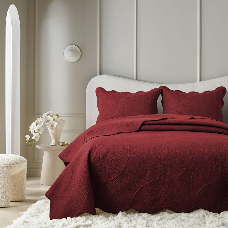 Floral Embossed Quilted Bedspread Set – Soft Lightweight Microfiber Bedding with Pillow Shams, Reversible & All-Season Comfort