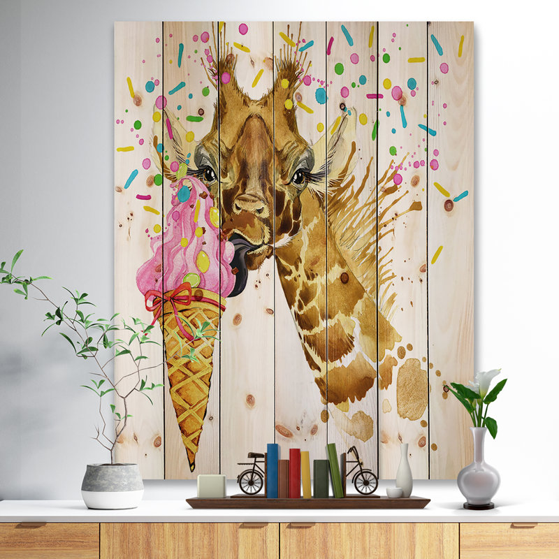 Girafe mangeant une crème glacée à l'aquarelle - impression sur bois sans cadre, H 36 po x l 24 po x P 1 po