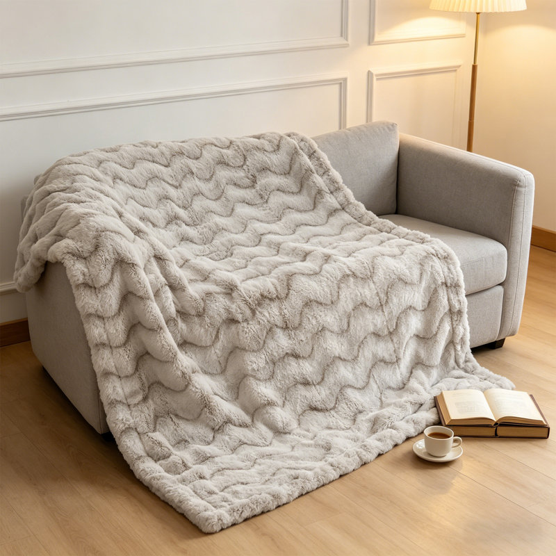 Faux Rabbit Fur & Flannel Weighted Throw Blanket, Ultra Soft & Cozy for Bedroom Living Room Décor , 130cm x 177cm, White