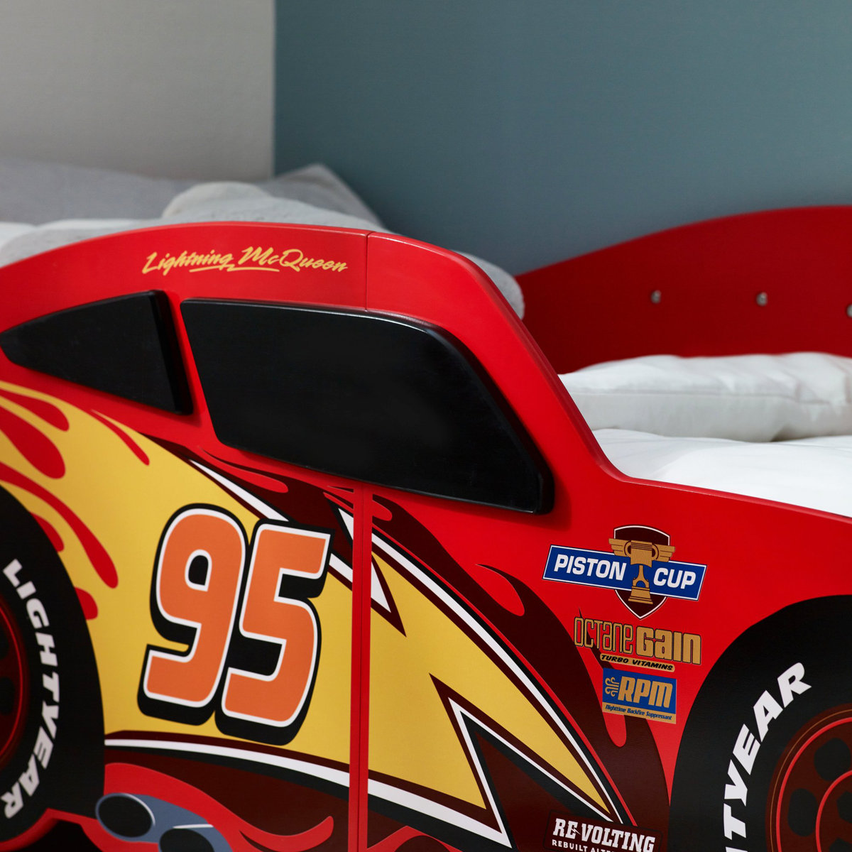 Disney Cars Lightning Mcqueen Toddler Bed: Sturdy Construction, Guarded ...