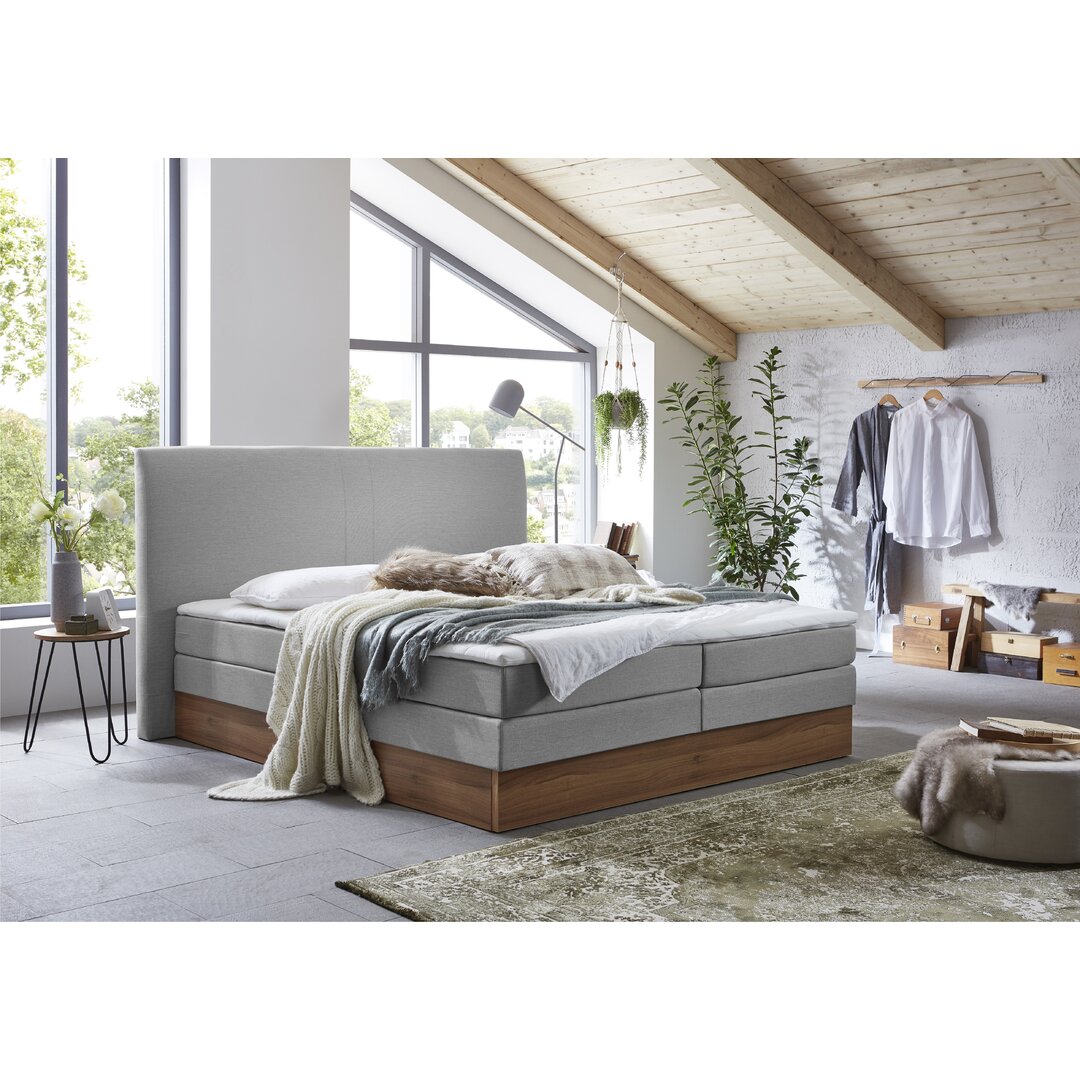 Boxspringbett Clukey mit Topper und Bettkasten