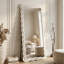 Miroir irrégulier pleine longueur ondulé avec cadre enveloppé de flanelle-1810357429-1810357416