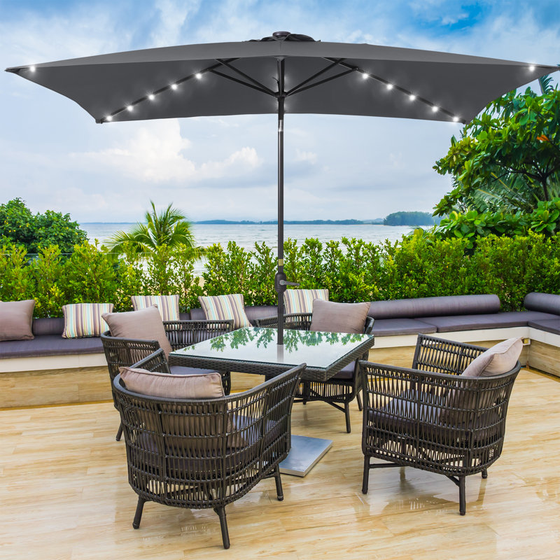 Parasol de marché d'extérieur à DEL 10 pi avec lumières solaires Trevyon, Gris foncé
