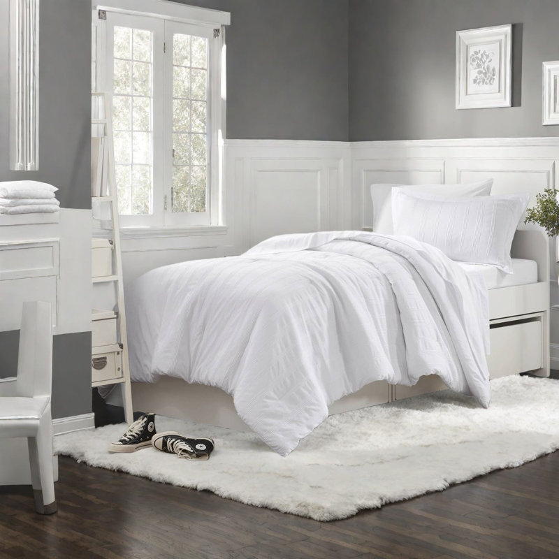 Calming White Bedding Sets With Striped Polyester Design For Dorms